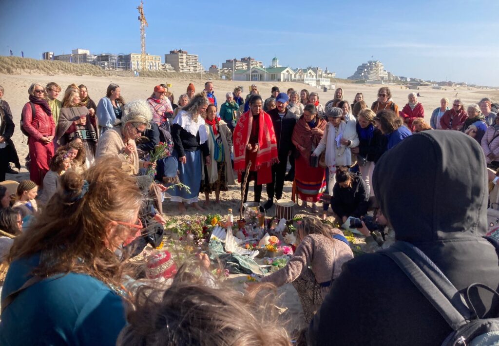 Water Ceremonie Noordwijk KIVA documentaire "The Call of the Wisdom keepers"